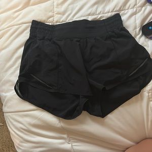 HR 2.5 In hotty hot shorts